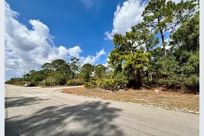 901 E 17th St, Lehigh Acres, FL 33972 - Photo 8