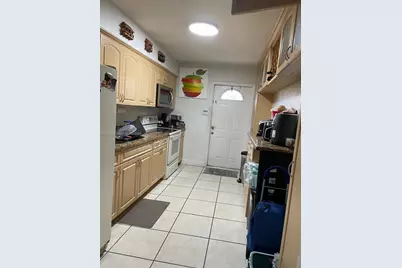 7507 NW 2nd St #1, Miami, FL 33126 - Photo 4