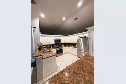 19450 NW 7th St, Pembroke Pines, FL 33029 - Photo 2