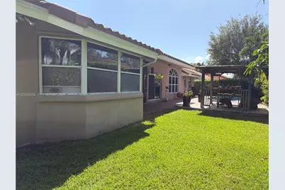 19450 NW 7th St, Pembroke Pines, FL 33029 - Photo 12