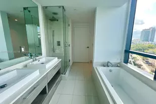 650 NE 32nd St, Miami, FL 33137 - Photo 14