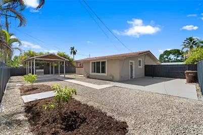 661 W 50th Pl, Hialeah, FL 33012 - Photo 8