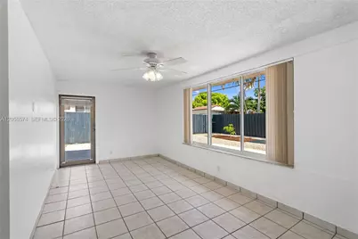 661 W 50th Pl, Hialeah, FL 33012 - Photo 6