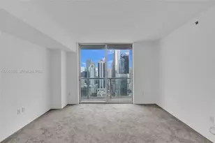 55 SE 6th St, Miami, FL 33131 - Photo 14