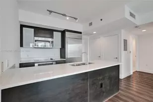 55 SE 6th St, Miami, FL 33131 - Photo 6