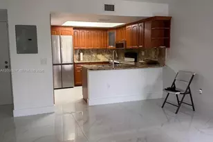 10875 NW 7th St, Miami, FL 33172 - Photo 10