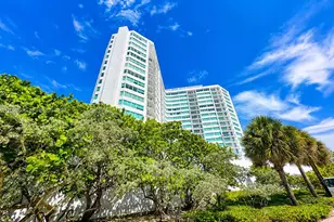 7135 Collins Ave, Miami Beach, FL 33141 - Photo 2