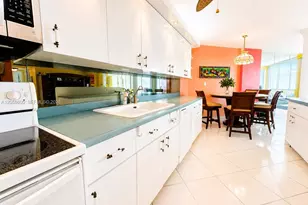 7135 Collins Ave, Miami Beach, FL 33141 - Photo 4