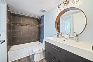 7601 E Treasure Dr, North Bay Village, FL 33141 - Photo 32