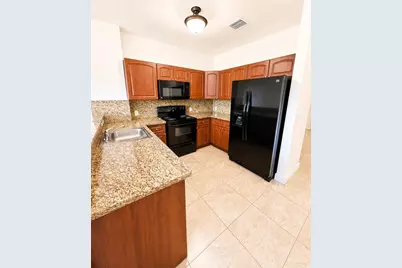 18100 NW 59th Ave #205, Hialeah, FL 33015 - Photo 4