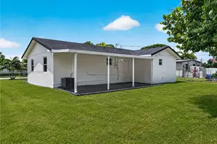 10755 SW 217th St, Miami, FL 33170 - Photo 32