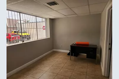 1410 SW 1st St #1420, Miami, FL 33135 - Photo 8