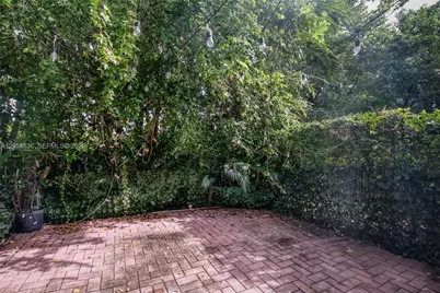 21 Madeira Ave #18, Coral Gables, FL 33134 - Photo 12