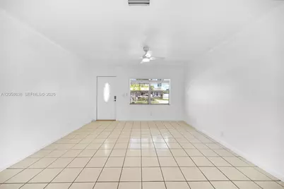 304 SW 77th Ave, North Lauderdale, FL 33068 - Photo 8