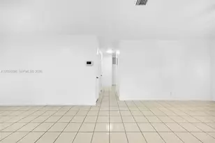 304 SW 77th Ave, North Lauderdale, FL 33068 - Photo 10