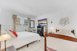 233 NE 14th Ave, Hallandale Beach, FL 33009 - Photo 20
