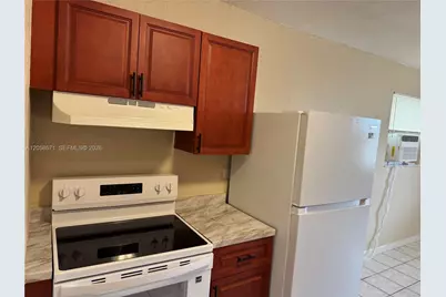 2352 NW 13th Ct, Fort Lauderdale, FL 33311 - Photo 4