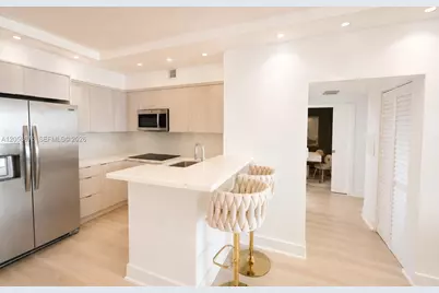 325 S Biscayne Blvd #3314, Miami, FL 33131 - Photo 2