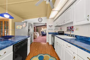 221 Speckled Perch Point, Other City - In The State Of Florida, FL 33857 - Photo 18