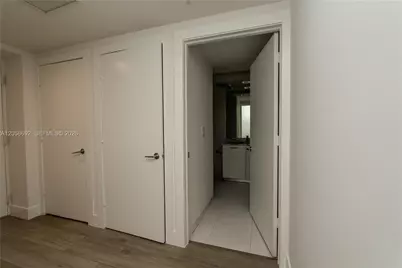 500 Brickell Ave #1407, Miami, FL 33131 - Photo 8