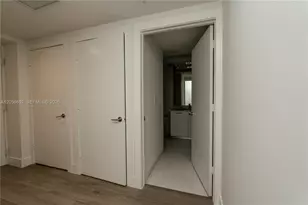 500 Brickell Ave, Miami, FL 33131 - Photo 8