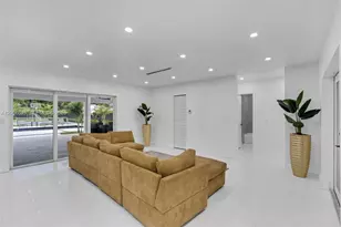 15230 NE 2nd Ave, Miami, FL 33162 - Photo 4