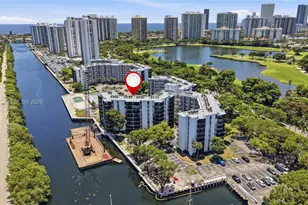 3401 N Country Club Dr, Aventura, FL 33180 - Photo 36
