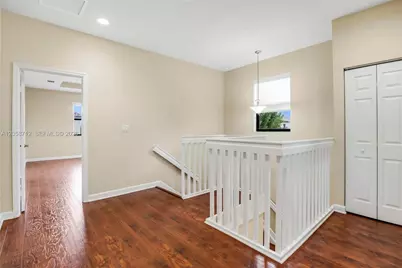 8788 W 35th Ct, Hialeah, FL 33018 - Photo 24