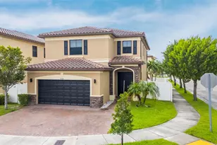 8788 W 35th Ct, Hialeah, FL 33018 - Photo 4