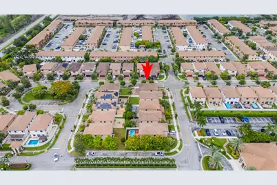 8788 W 35th Ct, Hialeah, FL 33018 - Photo 6