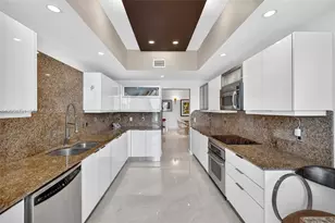 3330 NE 190th St, Aventura, FL 33180 - Photo 34