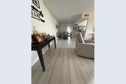 7620 Carlyle Ave #502, Miami Beach, FL 33141 - Photo 2