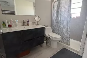 7620 Carlyle Ave, Miami Beach, FL 33141 - Photo 8