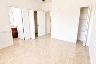 18120 NW 59th Ave, Hialeah, FL 33015 - Photo 6