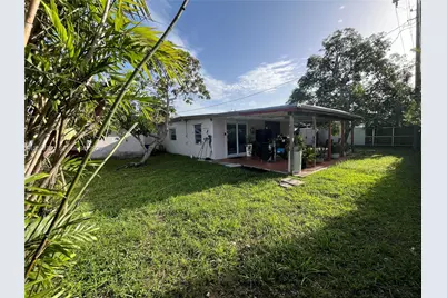 8025 NW 170th St, Hialeah, FL 33015 - Photo 22