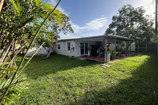 8025 NW 170th St, Hialeah, FL 33015 - Photo 22