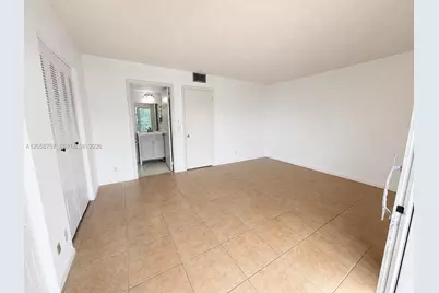 1301 SW 135th Ter #406J, Pembroke Pines, FL 33027 - Photo 8