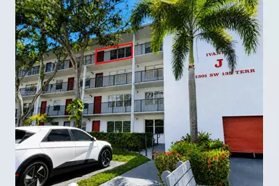 1301 SW 135th Ter #406J, Pembroke Pines, FL 33027 - Photo 1