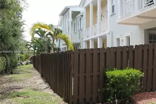 10770 NW 74th Ln, Doral, FL 33178 - Photo 4