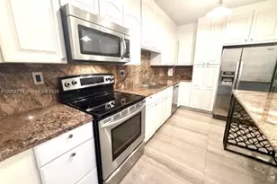 90 Edgewater Dr, Coral Gables, FL 33133 - Photo 6