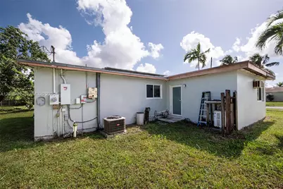 220 SW 65th Ave, Pembroke Pines, FL 33023 - Photo 16