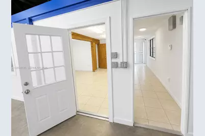 1085 E 27th St, Hialeah, FL 33013 - Photo 14