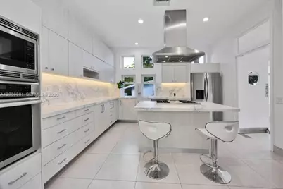 621 N Mashta Drive, Key Biscayne, FL 33149 - Photo 10