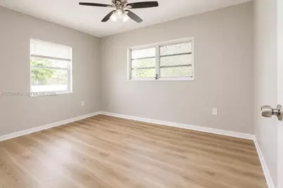 948 NW 9th Ct, Homestead, FL 33030 - Photo 10