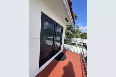 961 E 9th St, Hialeah, FL 33010 - Photo 4