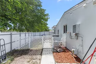 840 N 70th Way, Hollywood, FL 33024 - Photo 32