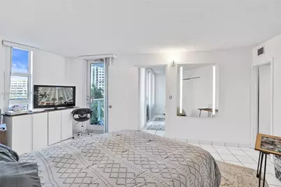 100 Bayview Dr #401, Sunny Isles Beach, FL 33160 - Photo 30