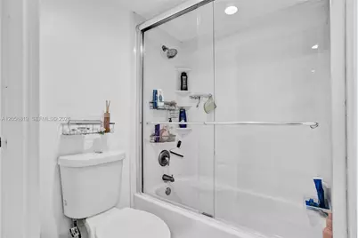 100 Bayview Dr #401, Sunny Isles Beach, FL 33160 - Photo 20