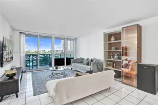 100 Bayview Dr, Sunny Isles Beach, FL 33160 - Photo 14