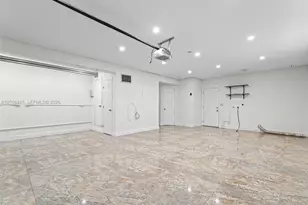 2045 NW 115th St, Miami, FL 33167 - Photo 16